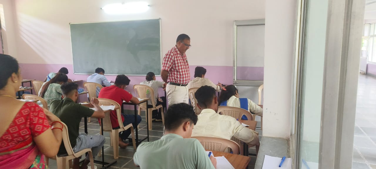 B. Ed. Exam. Centre Visited by Hon